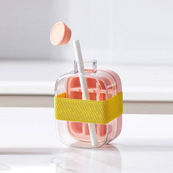 Ice Cube Tray with Straw
